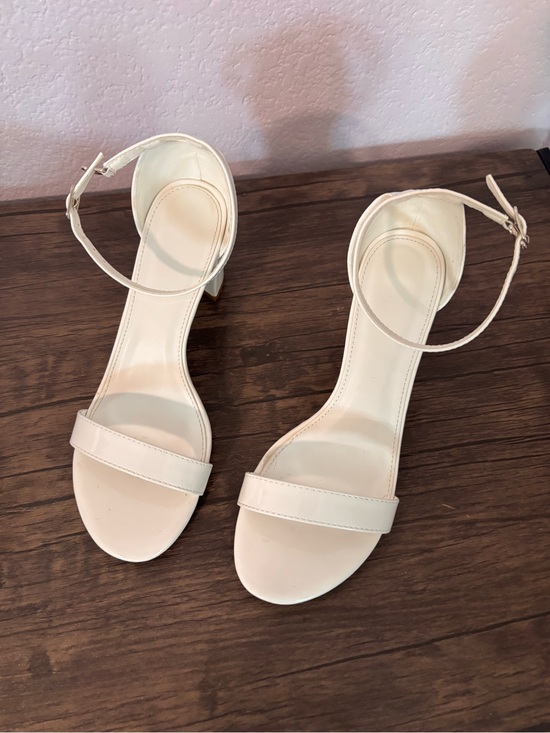 Shoes - White heels shoes size 8